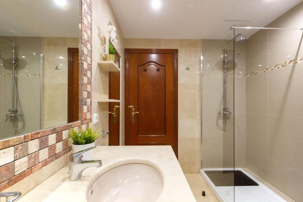 Riviera Park 2B, Central 2 Bed Puerto del Carmen  Luaran gambar